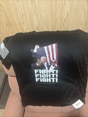 Trump Men’s T-Shirt with Bold 'Fight! Fight! Fight!' Print black nwt